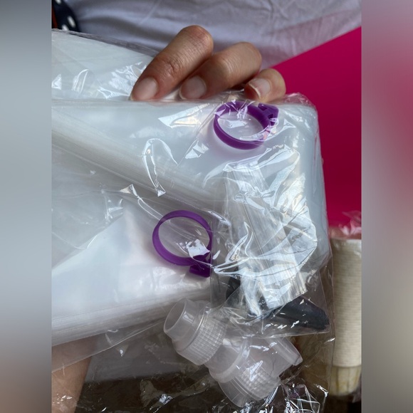 Set of Baking HIWARE Unbleached Parchment Paper, baking Cups & cream Nozzles NWT - Picture 9 of 16